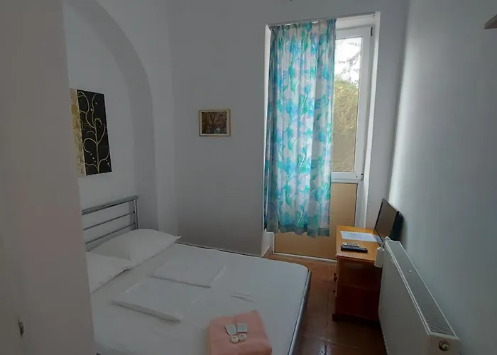 בית הארחה Puskin - אפורי סוד