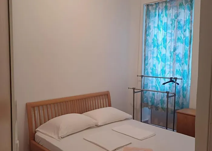 בית הארחה Puskin - אפורי סוד